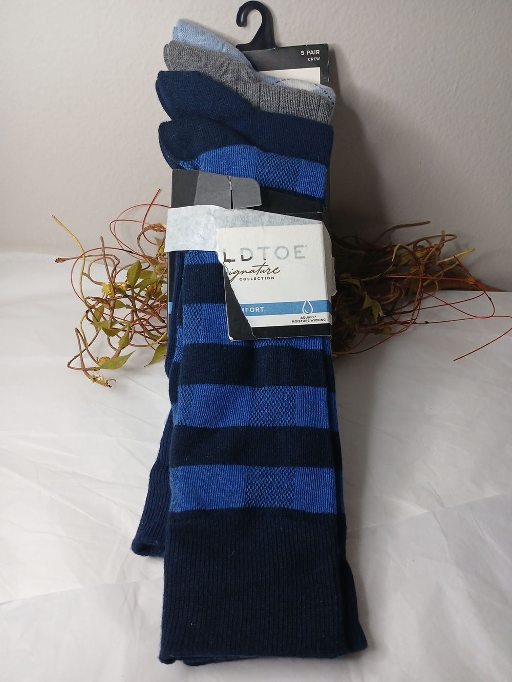 Gold Toe Men's Crew Socks 4 Pairs - Navy, Light Blue, Gray NWT